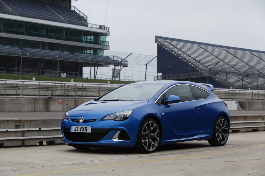  Vauxhall Astra VXR 2012 года  (фото 22 из 274)